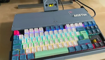 Корпус-клин Mister FPGA с Zaparoo для бесключевой клавиа...