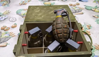 Ящик с боеприпасами для ручных гранат...... 3