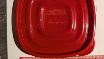 Органайзер с квадратной крышкой Rubbermaid 4