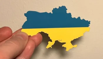 Магнит на холодильник с флагом Украины......