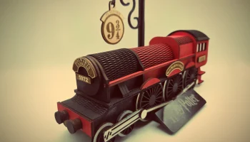 Модель паровоза из Гарри Потера