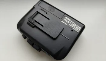 Клипса на пояс для плееров Sony Walkman