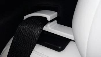 Руководство по заднему ремню безопасности Tesla Model Y ...