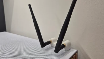 Крепление для антенны Wi-Fi с магнитным основанием......