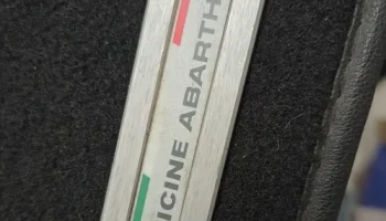 Винт-фиксатор эмблемы напольных ковриков Officine Abarth... 2