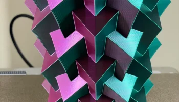 Простая геометрическая ваза