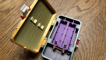 Battery box 2x18650 Screwless