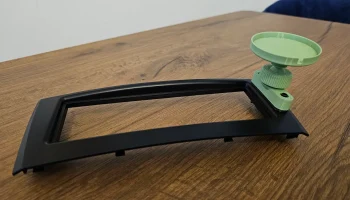 Поддержка magsafe на панели автомобильного радио 2