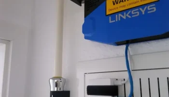 Настенное крепление для антенны Lancom WiFi...