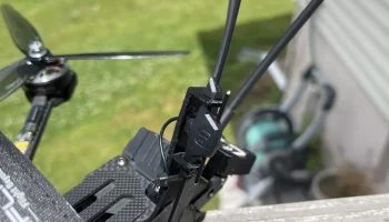 Вертикальное крепление для антенны ELRS Chimera 7......