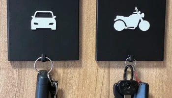 Держатель для ключей и документов от автомобиля и мотоци...