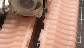 Вешалка для USB-кабеля с отверстием для магнита...... 1