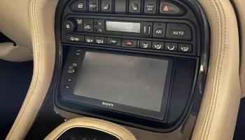 Экран Sony XAV на крепление радиоприемника Jaguar X308