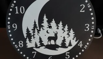 Часы "Олень в лунном свете" 1