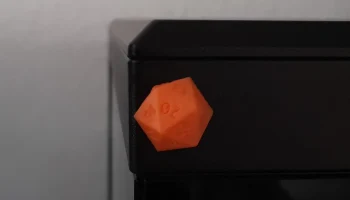 Магнит для кубиков D20 3