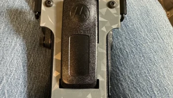 Подставка для портативного радиоприемника Motorola ATX40...