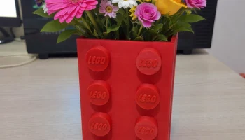 Ваза для цветов из кирпича Lego 1