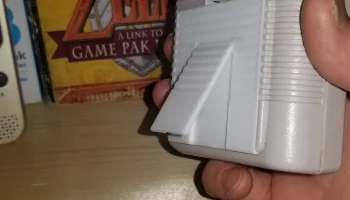 Оригинальная крышка батарейного отсека Gameboy с подстав...