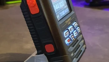 Настольная подставка Yaesu FT5D
