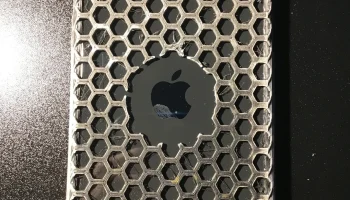 Чехол HoneyComb (Iphone SE 2-го поколения) 2