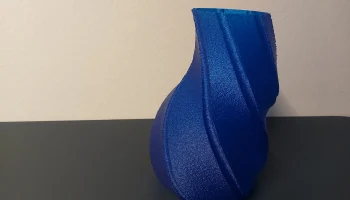 Спиральная семиугольная ваза