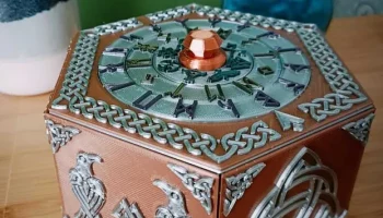 Концентрическая комбинированная коробка-головоломка в сти...