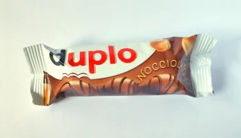 Шоколадница Duplo, брелок и магнит на холодильник....... 8