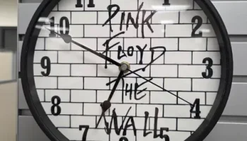 Часы Pink Floyd "Стена"