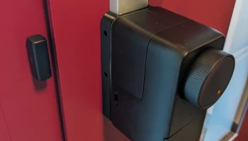 Адаптер Switchbot Lock Pro с винтами