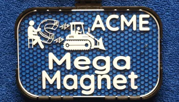 Знак ACME Mega Magnet