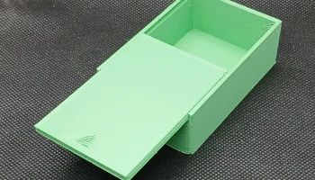 Маленькая коробка с раздвижной крышкой...