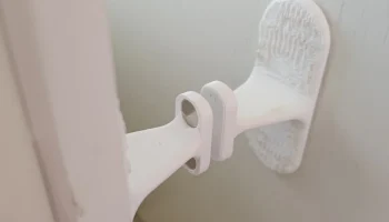 Магнитный дверной держатель