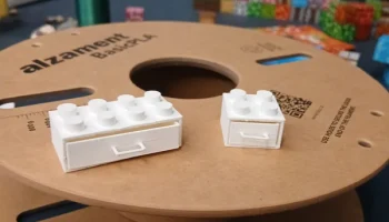 &scaron;upl&iacute;k v lego kostcke(ящик в лего-кубе)