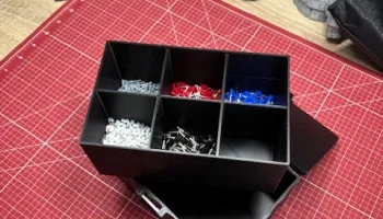 Box mit Verschlu&szlig; und Innenleben Aufbewarungsbox 2