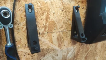 Зарядное устройство Makita DC10SA и настенное крепление ... 1