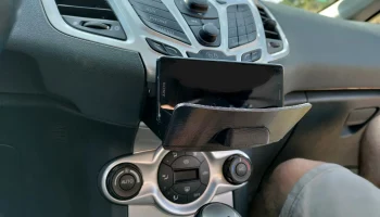 Центральный ящик Ford Fiesta с держателем для телефона -... 1