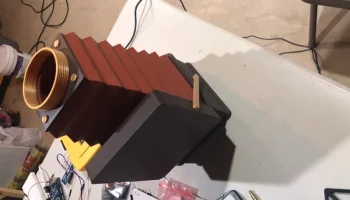 Ваза с имитацией камеры 1