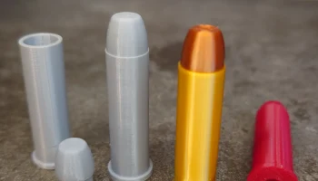Реплика .357 Magnum и защелкивающаяся крышка......