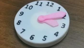 Игрушечные часы 1