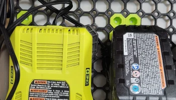 Крепление для зарядного устройства Ryobi для мультиборда Крепление для зарядного устройства Ryobi для мультиборда