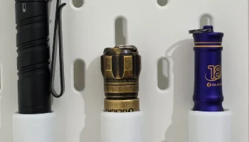 держатель фонарей Olight i3t/i3e/i18 для настенной панел...