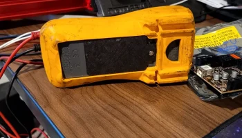 Крышка батарейного отсека Fluke 115