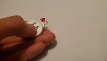 Брелок-фонарик с двумя светодиодами 1