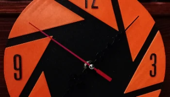 Часы Aperture Science Часы Aperture Science