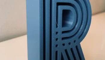 Декоративный блок "R" 1