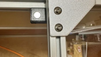 Магнитный поводок для алюминиевого профиля 20x20 с гайкой... 1