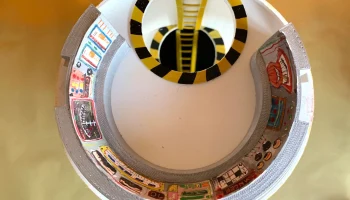 Винтажный игровой домик космического корабля......... 9