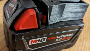 Зажим для крепления аккумулятора Milwaukee M18 4