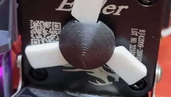 Крышка-вертушка Ender 3 S1/Pro/Plus для безмагнитного док... Крышка-вертушка Ender 3 S1/Pro/Plus для безмагнитного док...