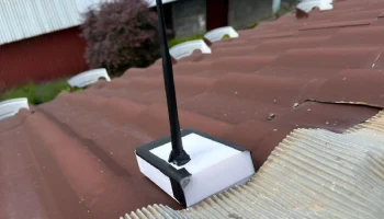 Magnetic roof mount for Meshtastic 4